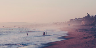 办公自动化的迷你轰炸台